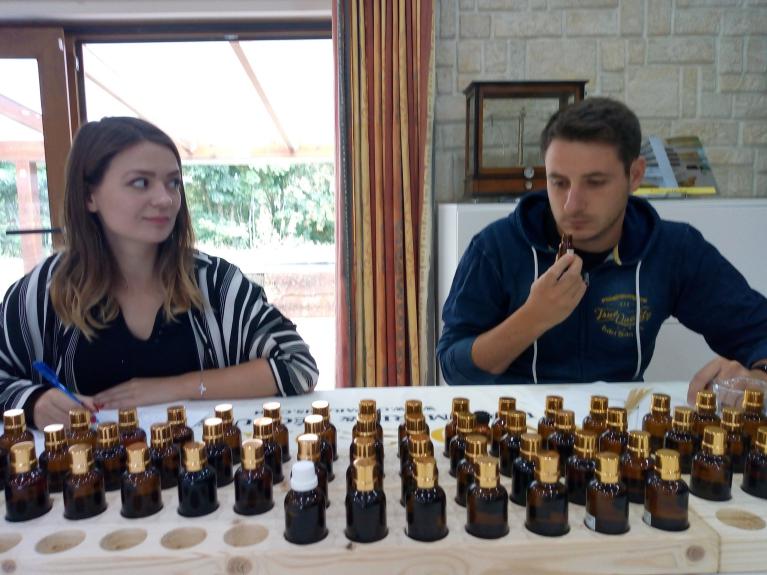 Une activité originale en couple en créant son Parfum à la Parfumerie ÔÔ Paradis des Sens à Walcourt