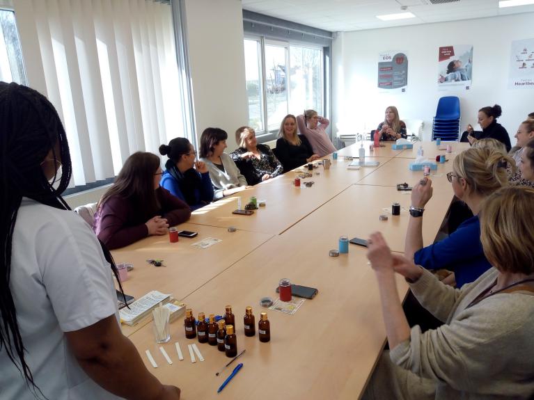 Créer un Parfum pour son Entreprise, son Association, son Club ...