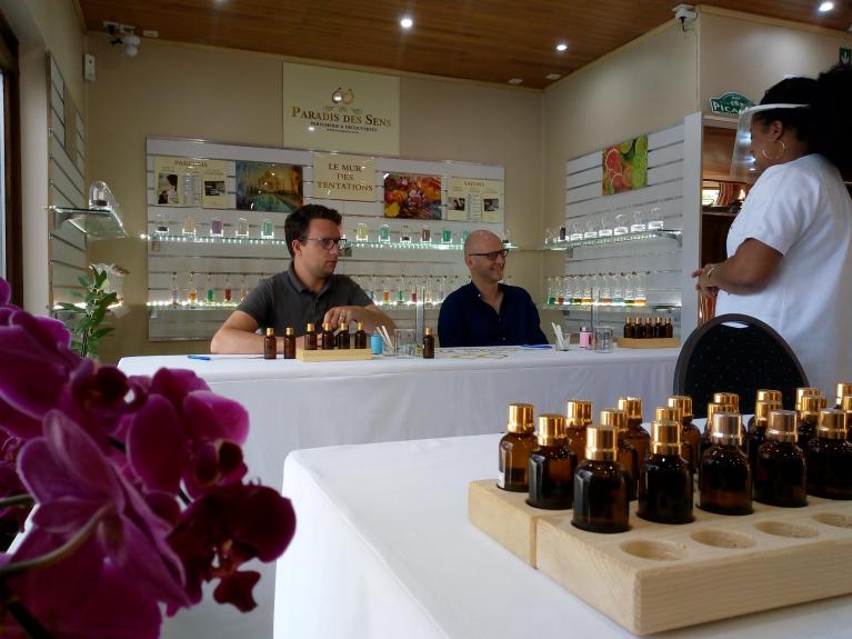 Atelier entre hommes ... 2 très beaux parfums soliflores !