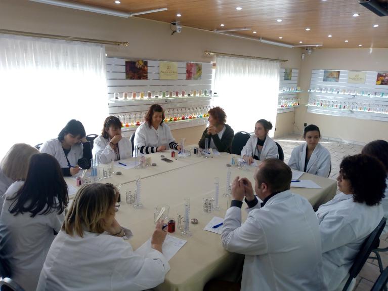 Création de Parfums d'Entreprise à la Parfumerie ÔÔ Paradis des Sens à Walcourt