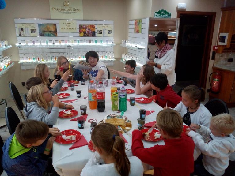 Anniversaire original pour enfants à la Parfumerie ÔÔ Paradis des Sens à Walcourt