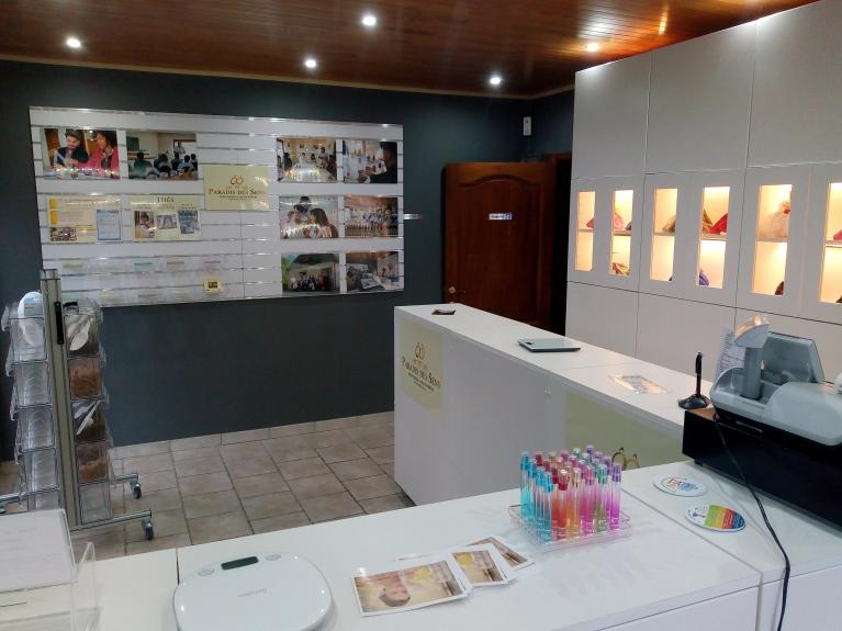 La Parfumerie ÔÔ Paradis des Sens est une parfumerie innovante qui vous fera découvrir 1001 choses !