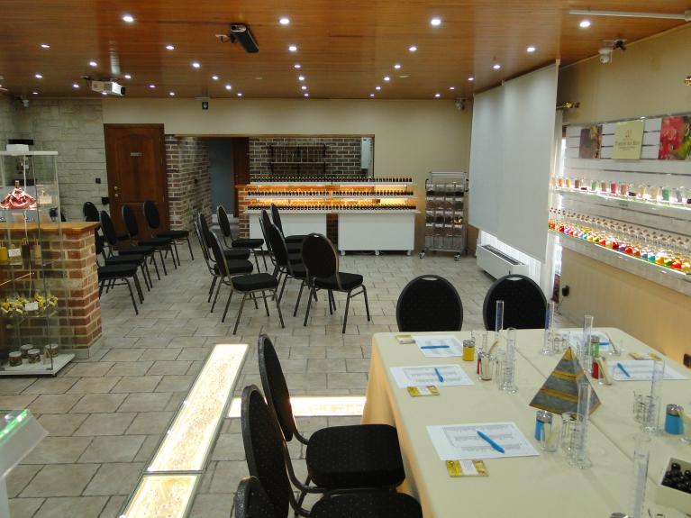 Visites et Ateliers à la Parfumerie ÔÔ Paradis des Sens à Walcourt